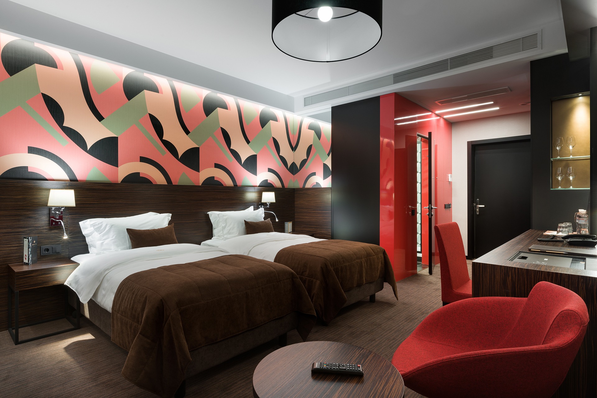 Стандартний номер на двох у центрі Львова, фото BANKHOTEL