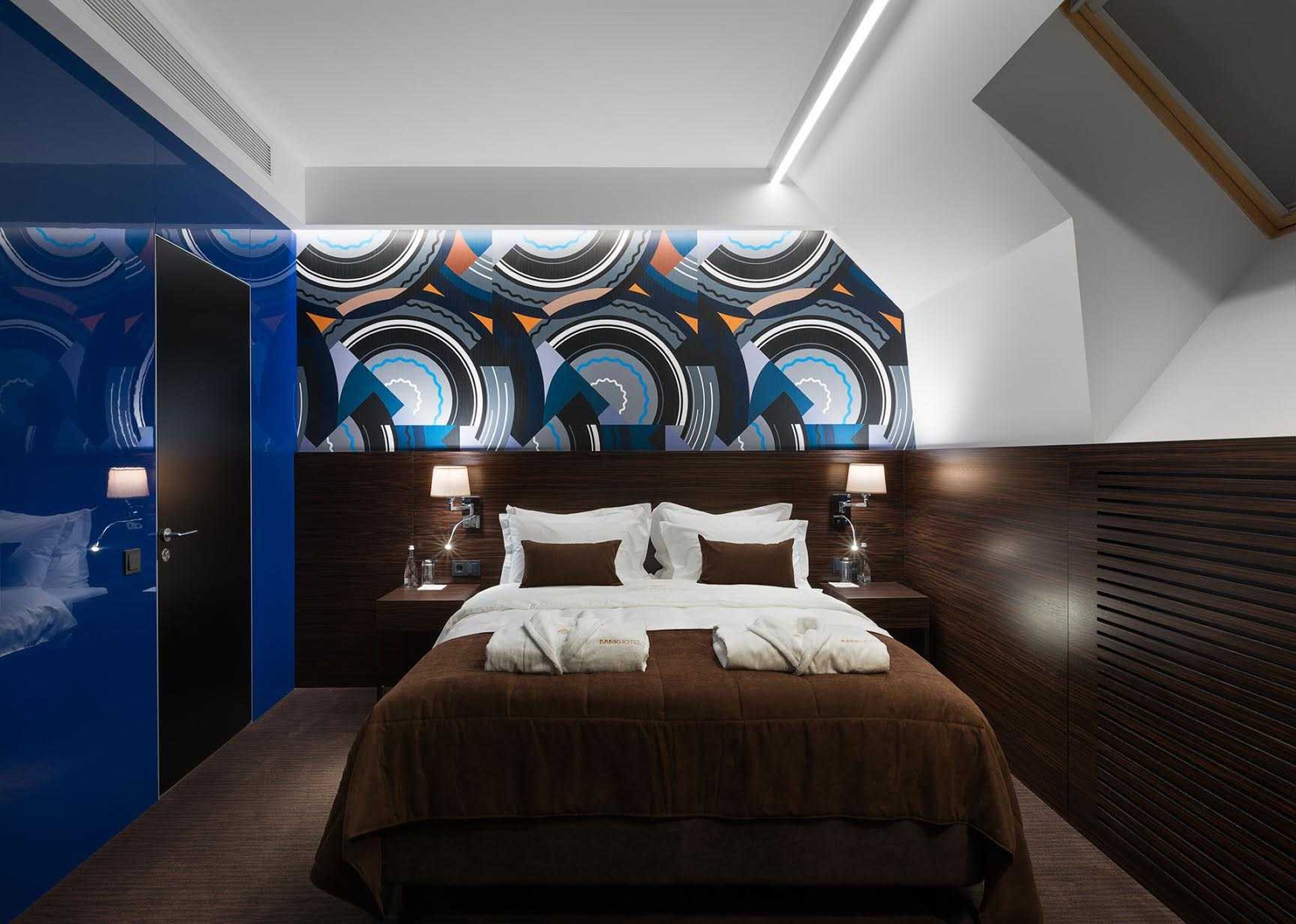Standard room with double bed in Lviv, photo by BANKHOTEL