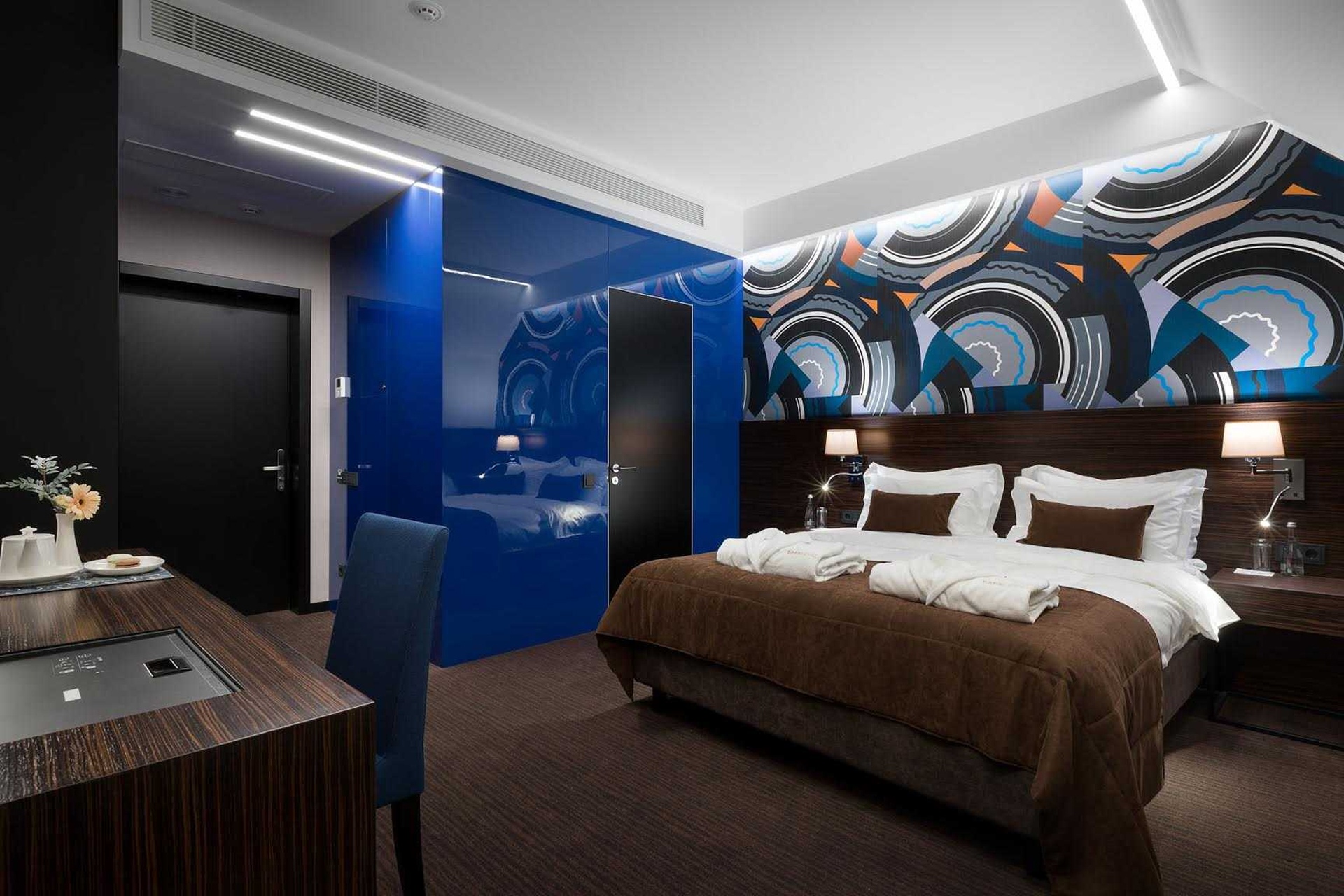 Зняти номер Стандарт у центрі Львова, фото BANKHOTEL