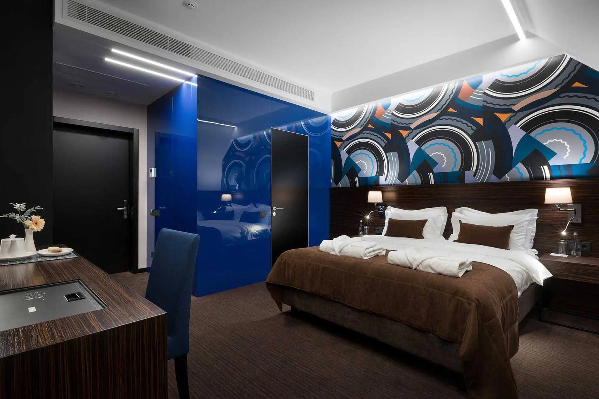 Зняти номер Стандарт у центрі Львова, фото BANKHOTEL