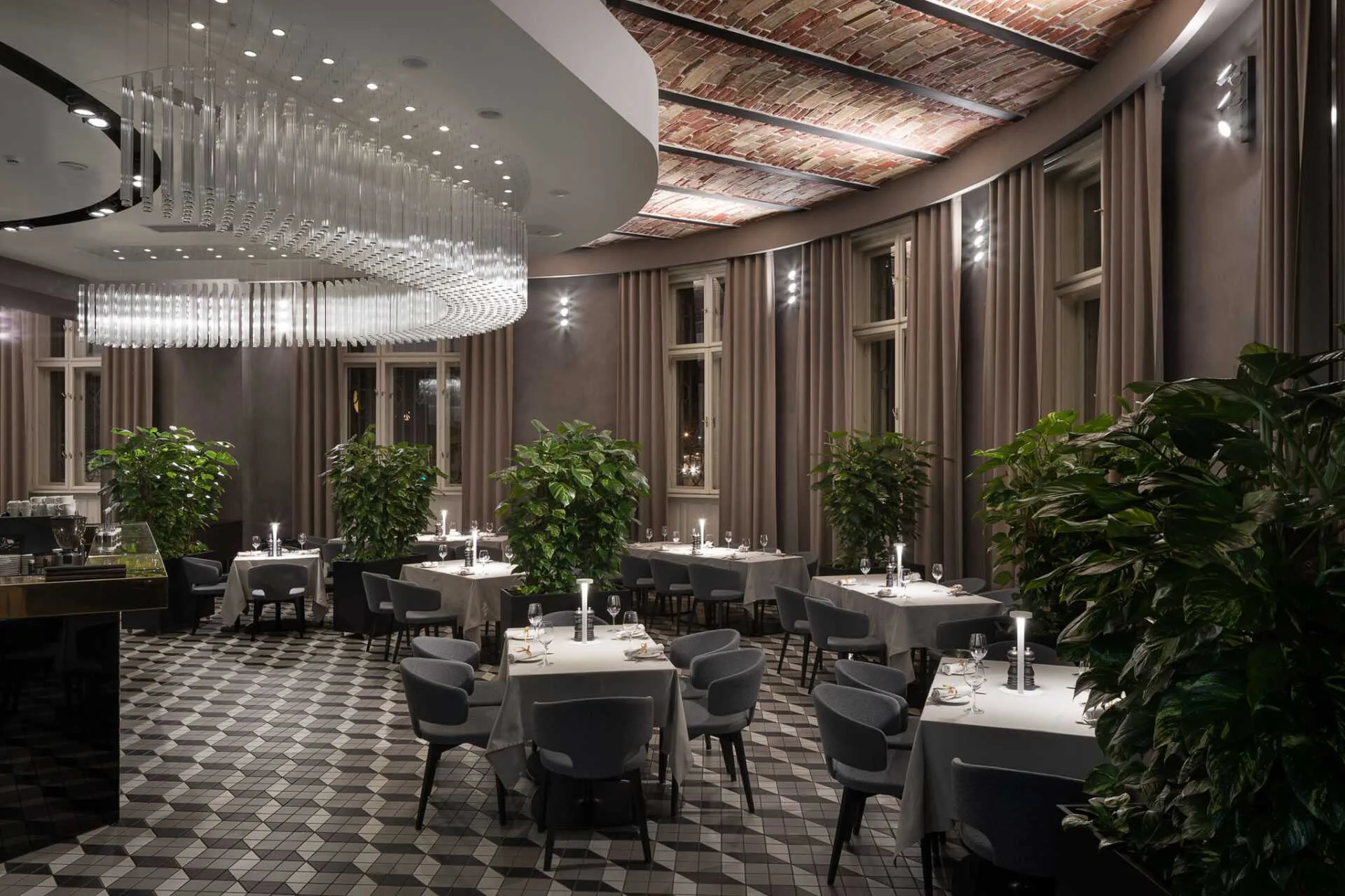 Ресторан SAFE у готелі BANKHOTEL у Львові, фото BANKHOTEL