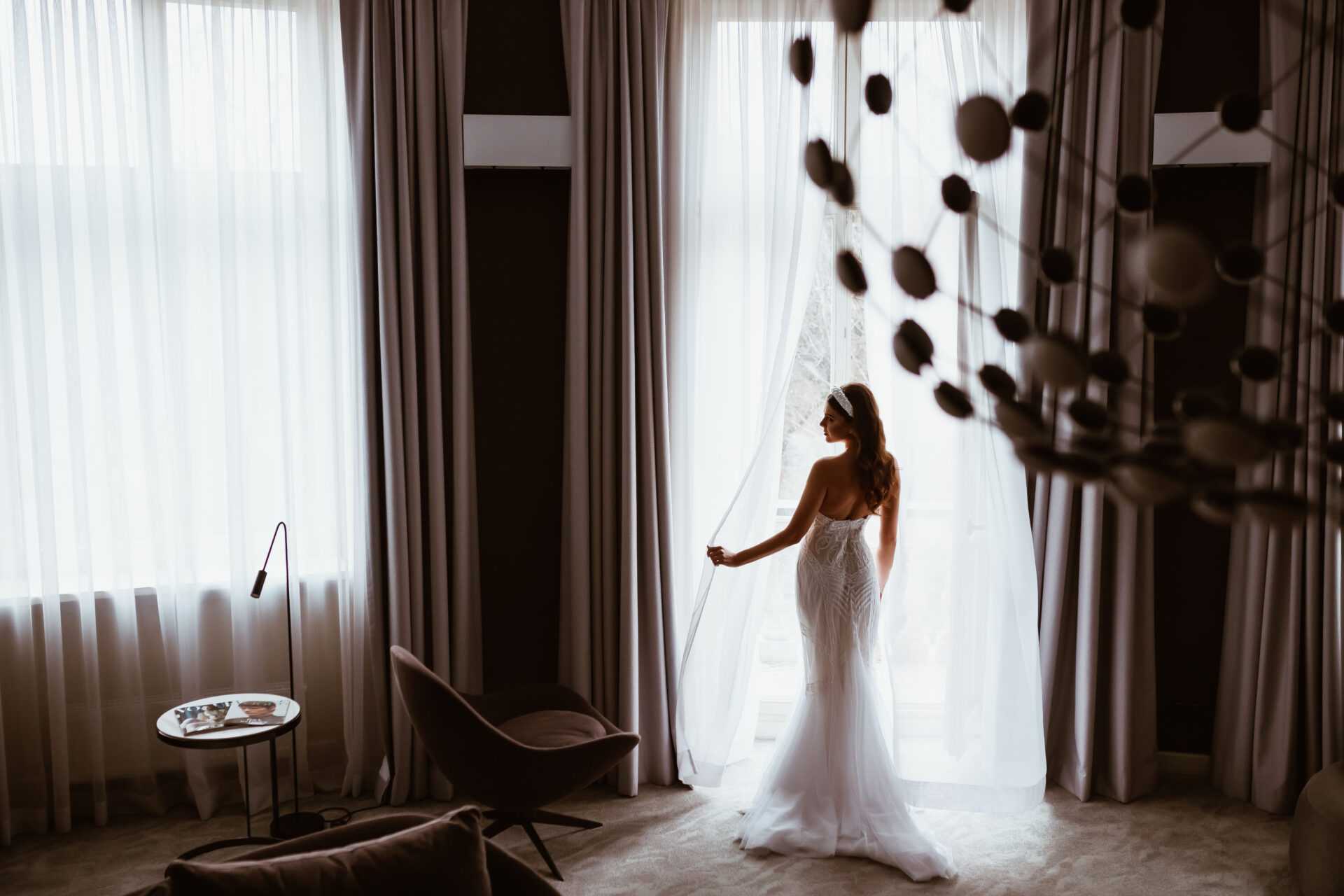 Весільна фотосесія в найкращому готелі міста Львів, фото BANKHOTEL